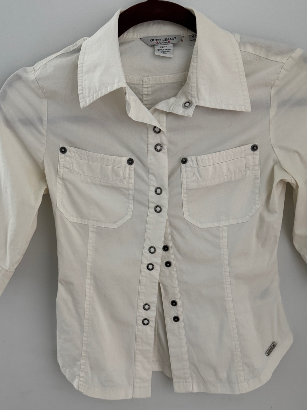 Size XS!..Guess Cream Button-Front Shirt with Metal Snap